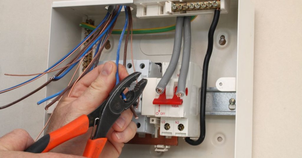 Circuitos e fiações elétricas em Santa Maria