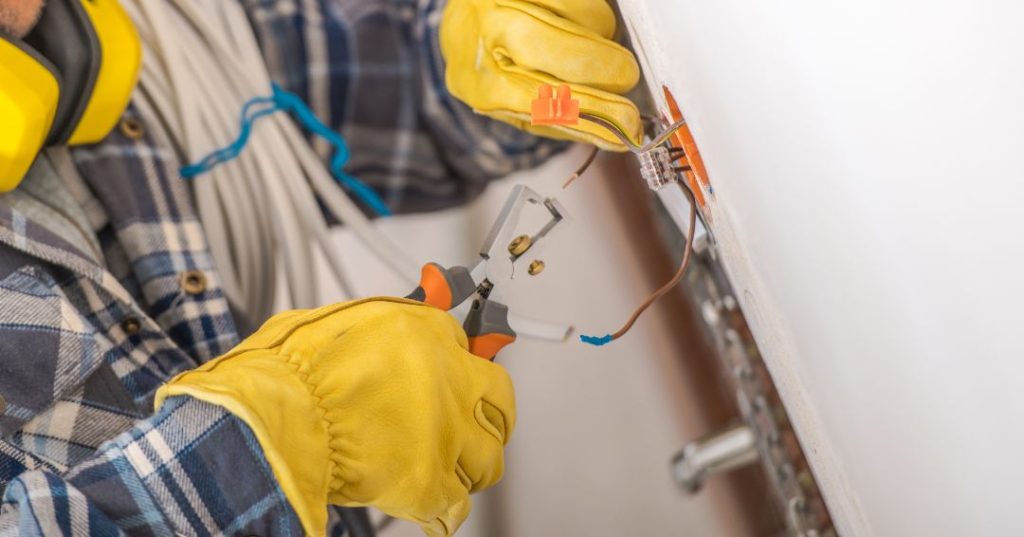 Consertos e manutenções elétricas em Santa Maria